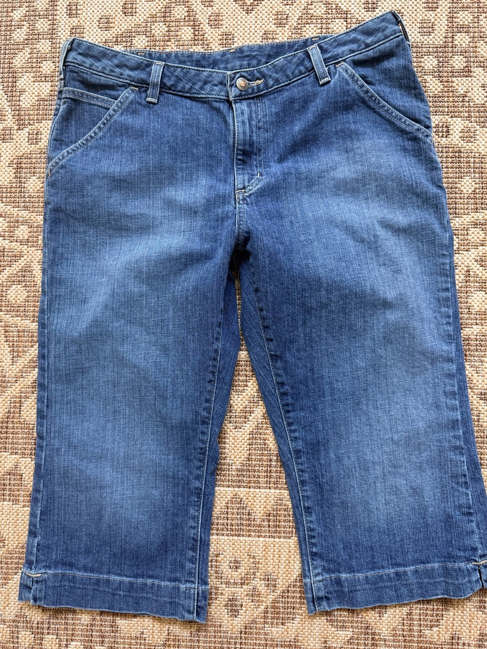 Carhartt Traditional Fit Jean Capri Wide Leg Med Wash WB012F10 Womens Sz 14
